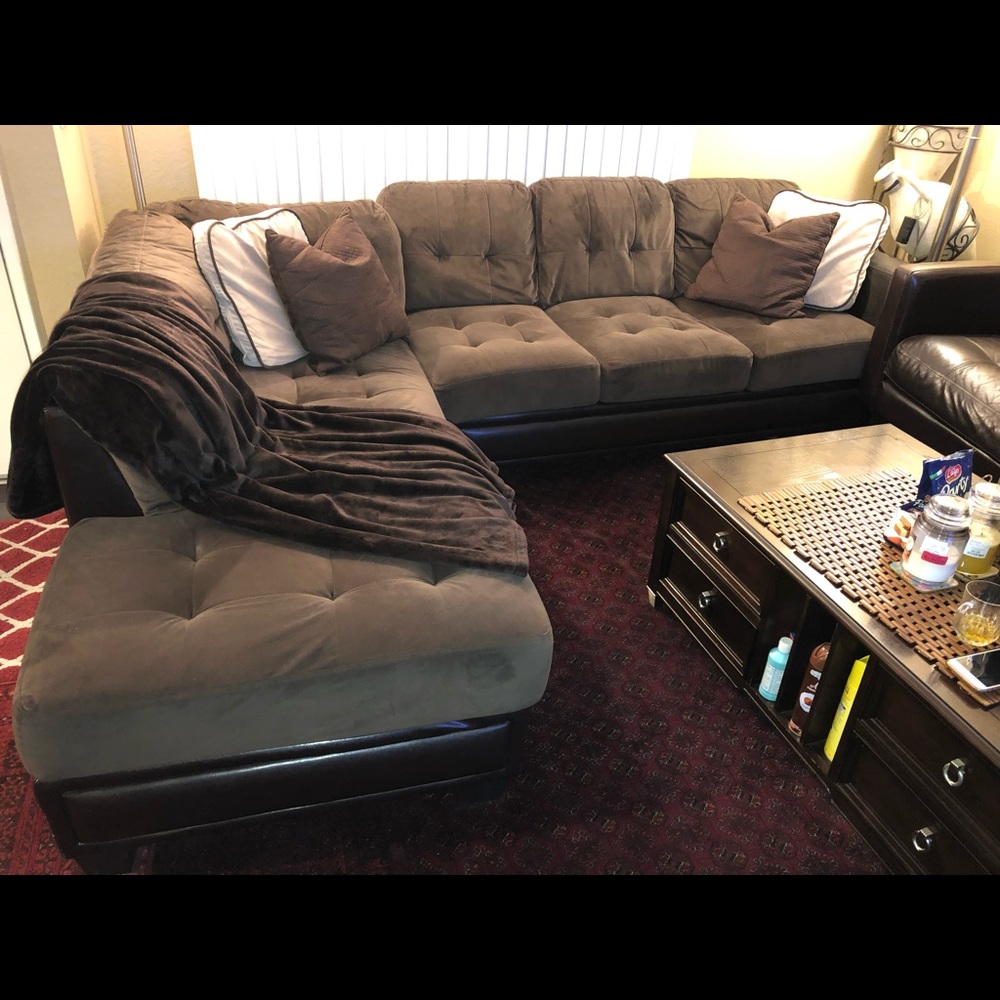 L-shaped expresso beautiful couches with leather - Picture 7 of 8